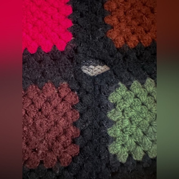 Vintage granny square crochet afghan. - Picture 3 of 8